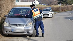Elegük lett a rendőröknek - minden szabálytalan autóst megbüntetnek Siófokon