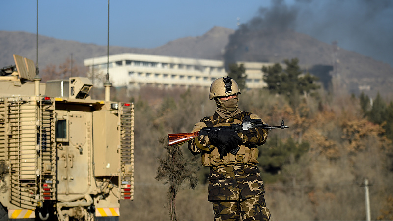 Öngyilkos merényők robbantottak Kabulban - sokan meghaltak