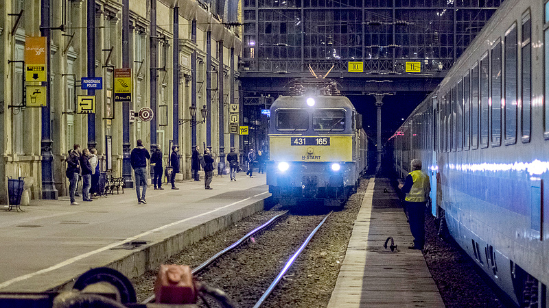 Megindult a vonatközlekedés a Budapest-Záhony vonalon
