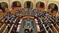 Meg sem alakult az új parlament, már egymilliárdot költenek a képviselőkre