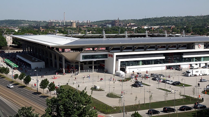 Újabb stadion készült el Magyarországon