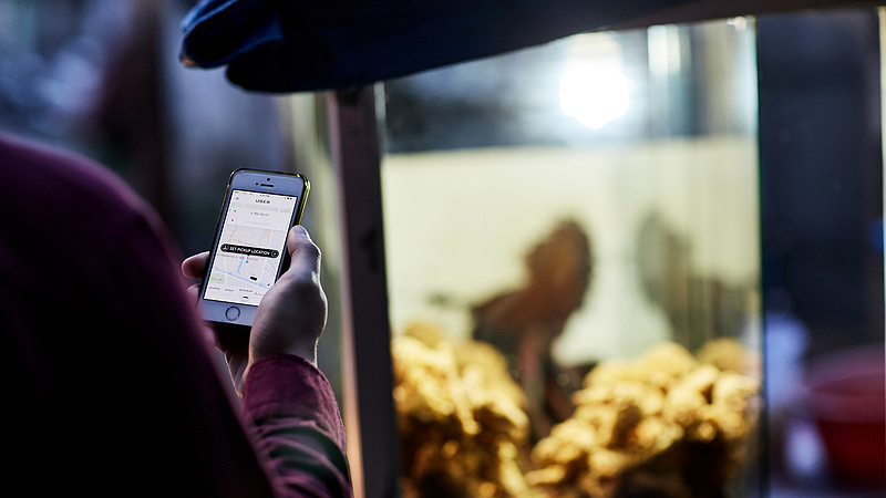Az Uber bevásárolná magát egy online élelmiszerbolt-hálózatba