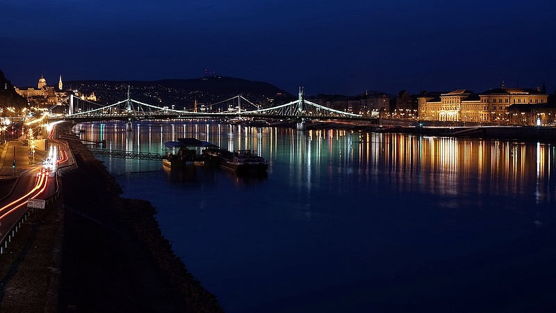 Rengeteg ledes lámpát szerelnek fel Budapesten