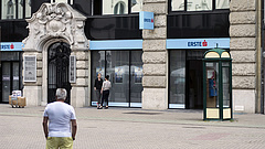 Hízik a banki profit: nagyot kaszált az Erste