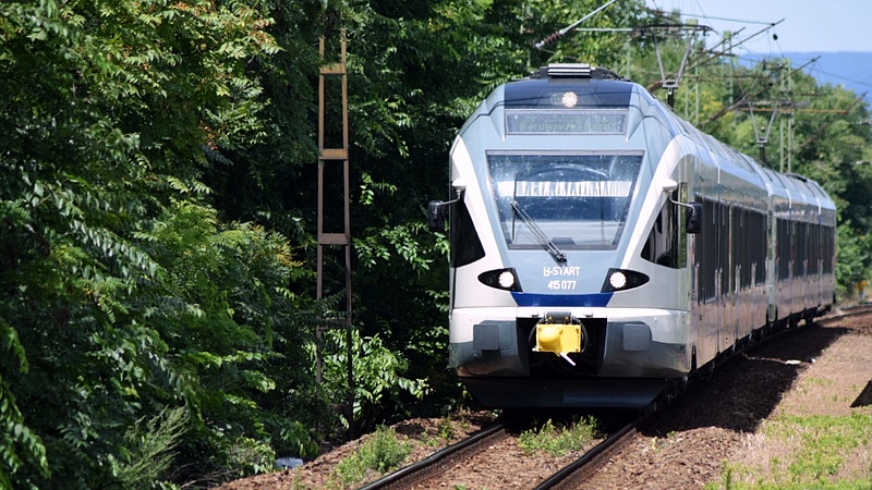 Felújítások miatt nem járnak majd a vonatok a Budapest-Hatvan vonalon