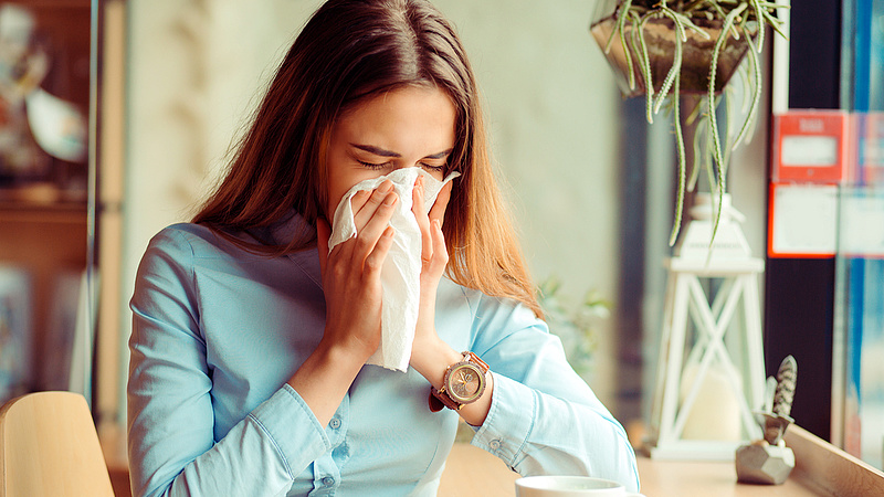 Koronavírus: így lehet megkülönböztetni az allergiát a delta okozta fertőzéstől 