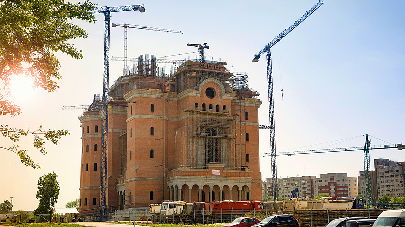 A kormány fékezi a romániai építőipart