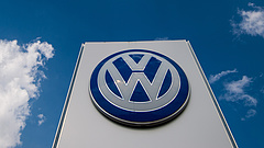 Döntött a Volkswagen-csoport: átáll az e-autókra