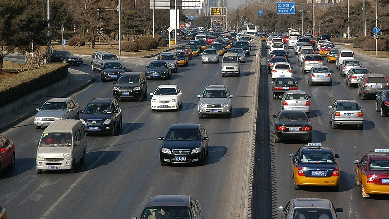 Meglepő adat: egy év után nőttek a kínai autóeladások