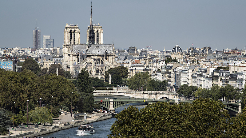 A teljes belvárosból kitiltanák az autókat Párizsban
