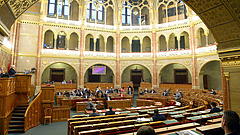 Döntött a parlament: meghosszabbítják a veszélyhelyzetet