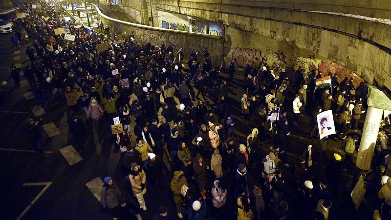Újra tüntetnek a túlóratörvény ellen Budapesten