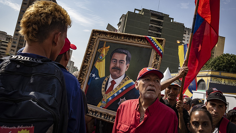 Washington szankcionálni fogja a Maduro-rezsimet segítő külföldi intézményeket