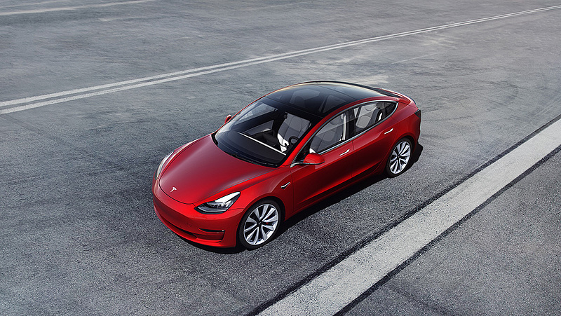 Megkapta a Tesla Model 3 az európai engedélyt