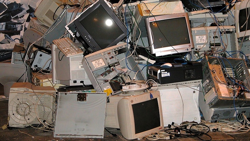 Elképesztő mennyiségű elektronikus hulladékot termel az emberiség