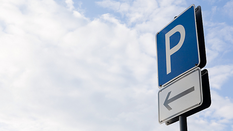 Parkolás - progresszív díjazást javasol a főpolgármester