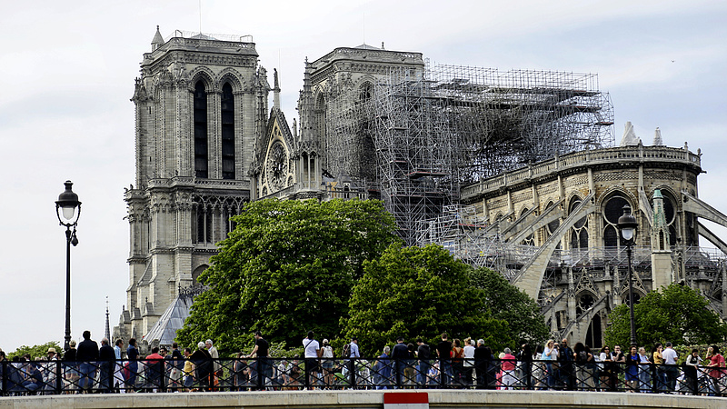 Üres beszéd volt csak a milliárdosok felajánlása a Notre-Dame felújítására?