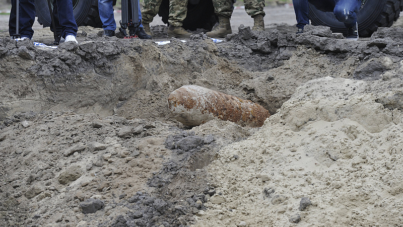 Így néz ki a Bozsik Stadionnál talált bomba