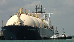 Retteghet az európai gázpiac: Kína bejelentkezett az Egyesült Államok LNG-készletére 