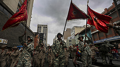 Katonai díszszemlével felelt Maduro az ellenzéki tüntetésre