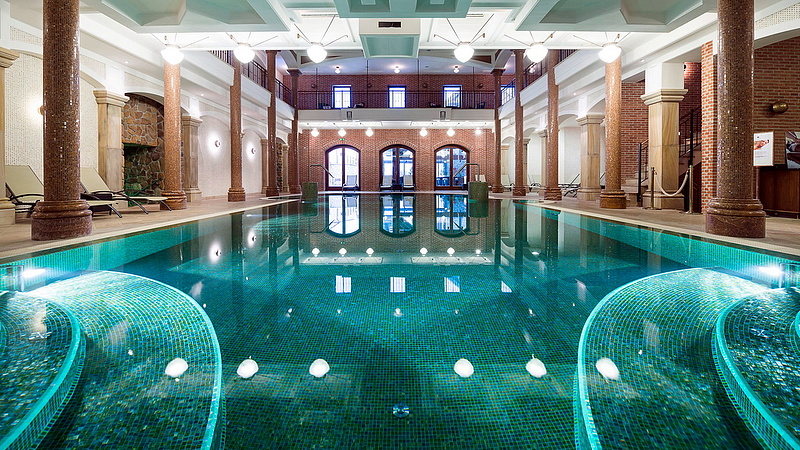 Közpénzből kap kültéri medencét Mészáros Lőrinc luxusszállodája