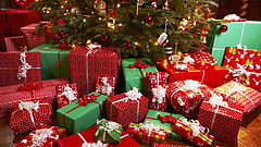 Lesznek nyugdíjasok és gyerekek, akik kapnak karácsonyi utalványt