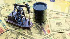 Az amerikai tőzsdék zárva, az olaj ára emelkedik