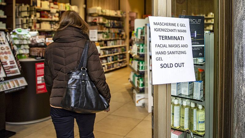 Már a boltokat, bankokat, benzinkutakat és menzákat is bezárják Olaszországban 
