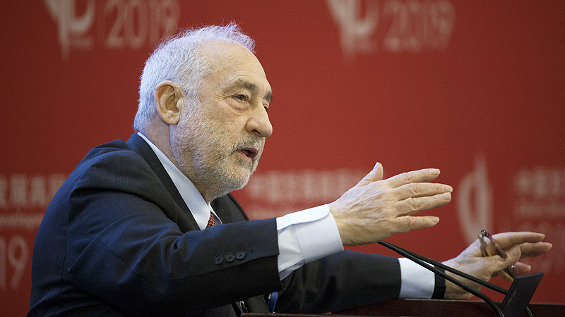 Stiglitz: A gazdaságra a politikusok jelentik a legnagyobb veszélyt