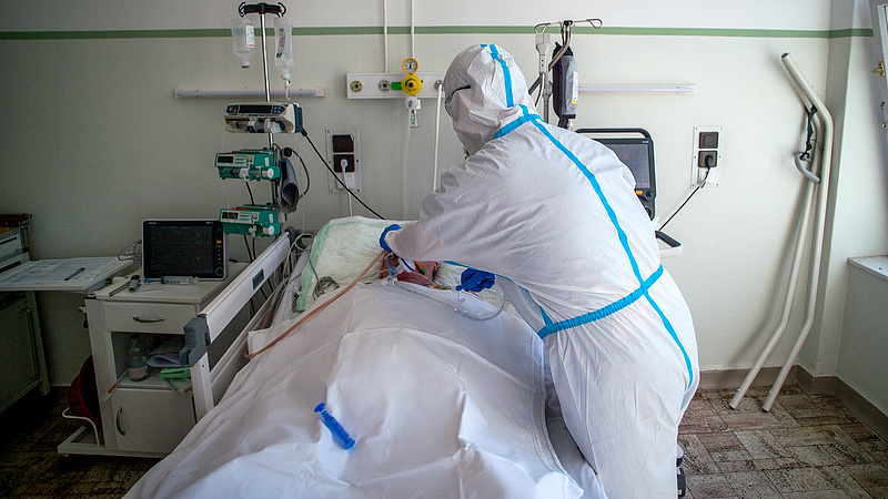 Negyedáron vásárolt lélegeztetőgépeket a Debreceni Egyetem