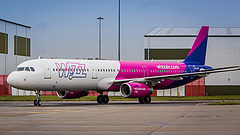 Több Wizz Air-járaton is csak bankkártyával lehet már fizetni