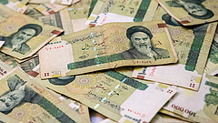 Megállíthatatlanul zuhan az iráni deviza a szankciók miatt
