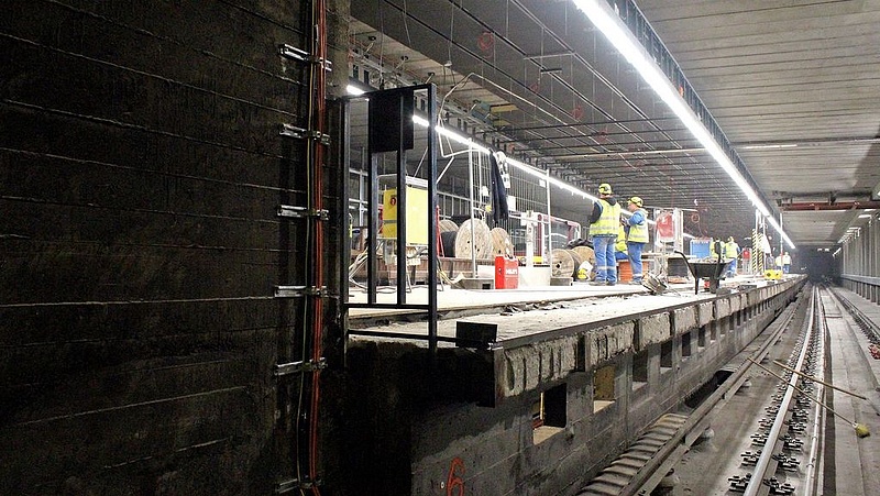 Csak 2023 márciusára fejeződhet be a hármas metró felújítása