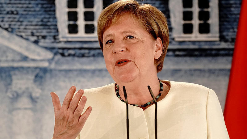 Magyarországra is üzent Angela Merkel