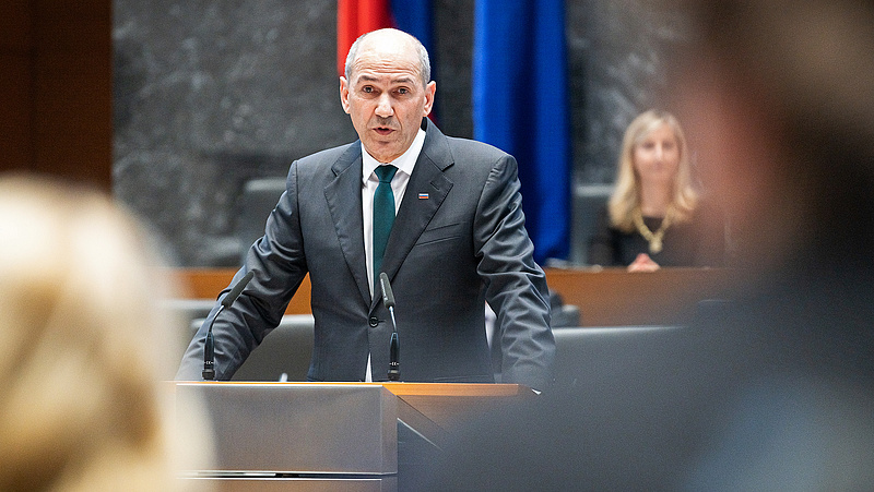 Megfenyegették a szlovén kormányfő családját