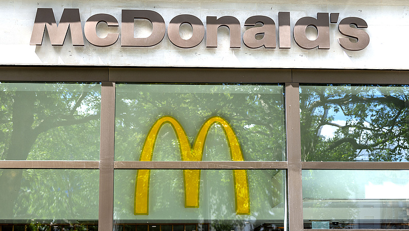 Eltűnhetnek az emberek a McDonald's autós egységeiből