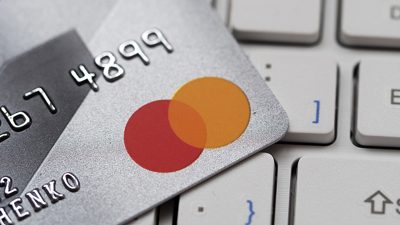 Eltűnik a mágnescsík a Mastercard bankkártyákról