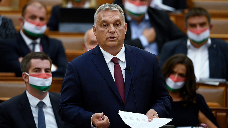 Orbán december végére ígérte a Pfizer-vakcinát