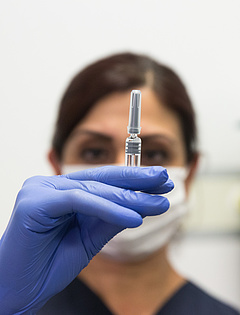 Koronavírus: az USA-ban már oltanak a második vakcinával is