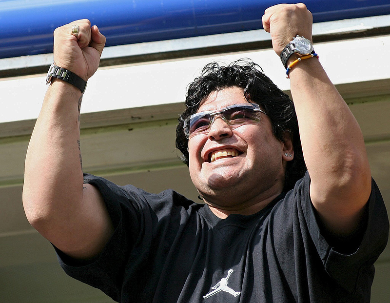 Nincs már az argentin focilegenda: Diego Maradona 60 évesen meghalt