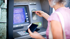 "Kifosztják" az ATM-eket a nyugdíjasok