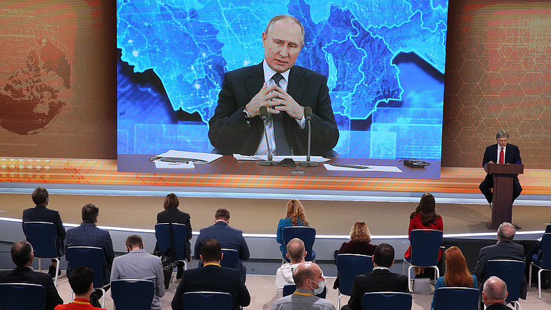 Putyin is beoltatja magát az orosz vakcinával