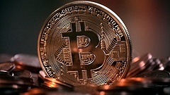 Újabb csúcs felé tör a bitcoin