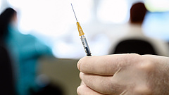 Virológus: a Covid-vakcina készült a legjobb, legtisztább technológiával