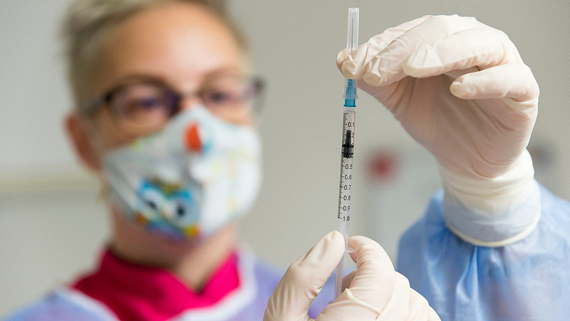 A vakcinából magyaros furfanggal oltanak be még több embert