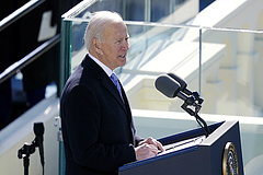 Biden elnök bátorságot ígért és egységet kért