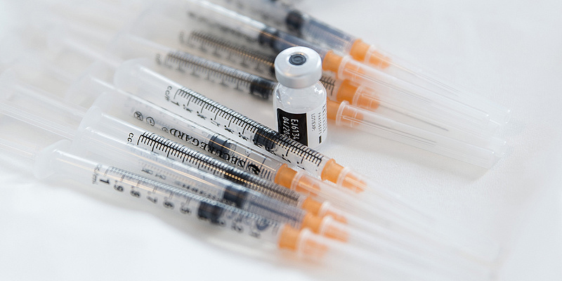A hét végéig 107 millió adag vakcinát szállítanak le az EU-tagállamoknak