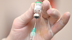 Menczer Tamás reagált a kínai vakcinával kapcsolatos problémáról szóló hírre