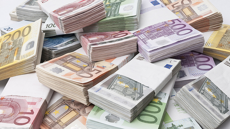Magyarország további 881 millió euróhoz juthat az EU-tól