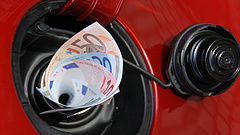 MNB: a drága benzin miatt magas az infláció